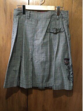Plaid A-Line Women's Skirt with Buckle Accent - Gray
